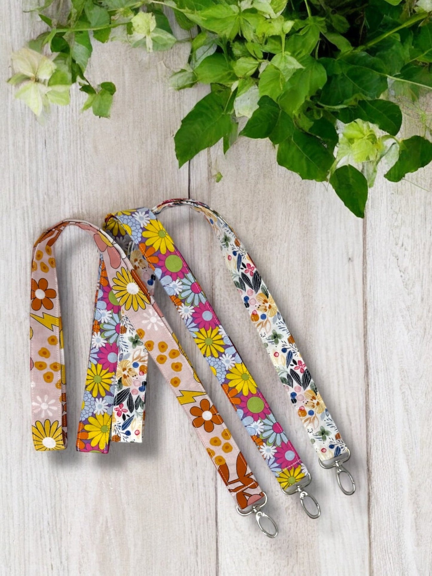 Retro Daisy Lanyard - Lucky Elefant Designs